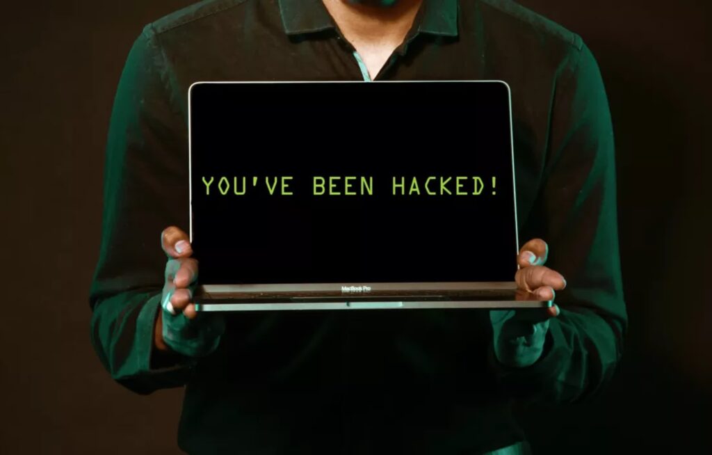 Apple Alerts iPhone Users in 98 Countries about Mercenary Spyware Attack