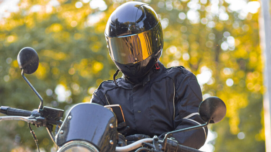 Quick Tips to Break in Your Motorcycle Helmet Efficiently