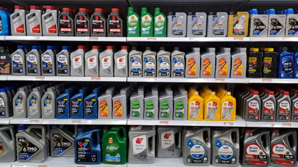 Synthetic Blend vs. Full Synthetic Oil: Key Differences Explained
