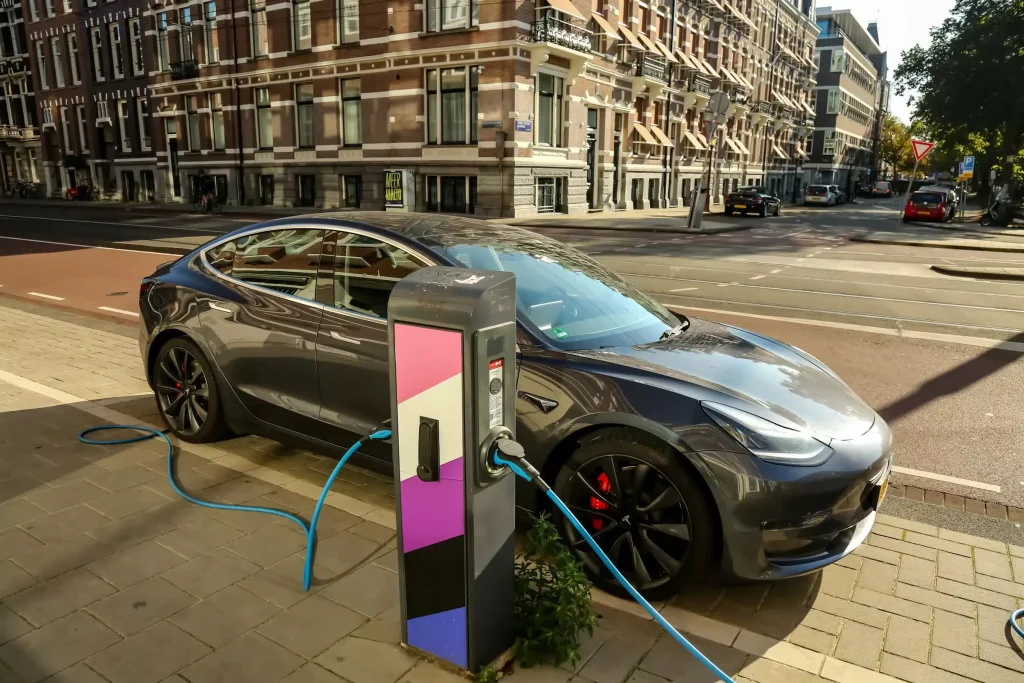 Tesla Sales in Europe Drop 50% Amid Backlash Over Musk and Rising Competition from Hybrids and Chinese Brands
