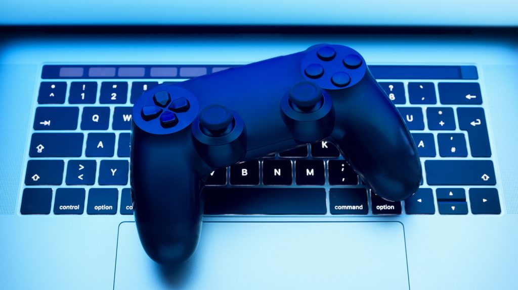 Don’t Ditch Your Old Laptop—It Might Become Your Go-To Gaming Console!