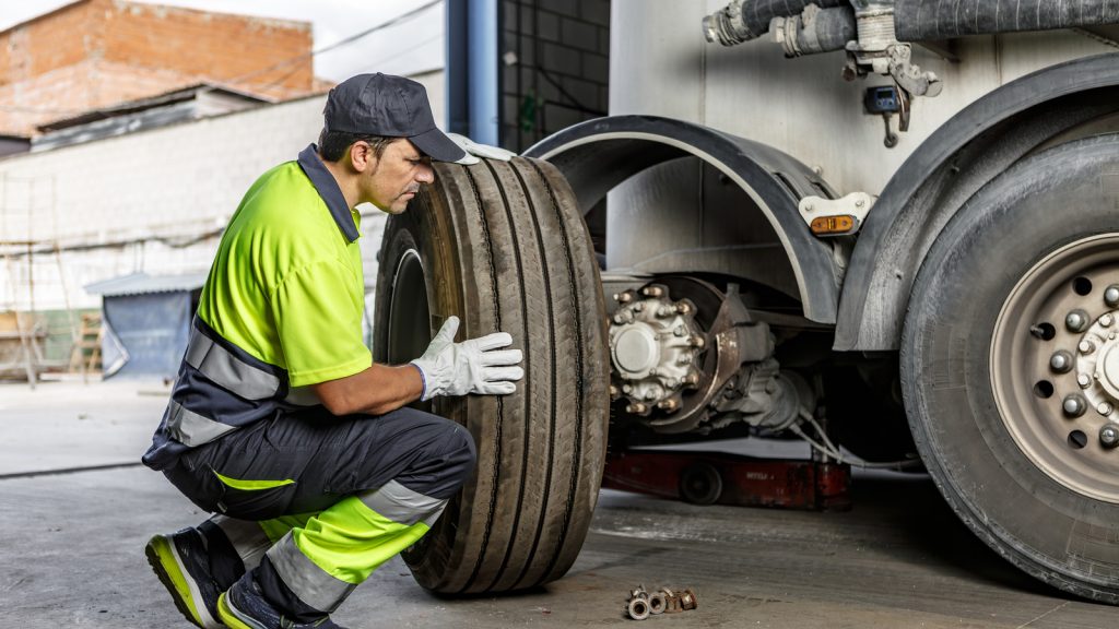 No Need for Fire or Costly Equipment to Install a Tire on a Wheel