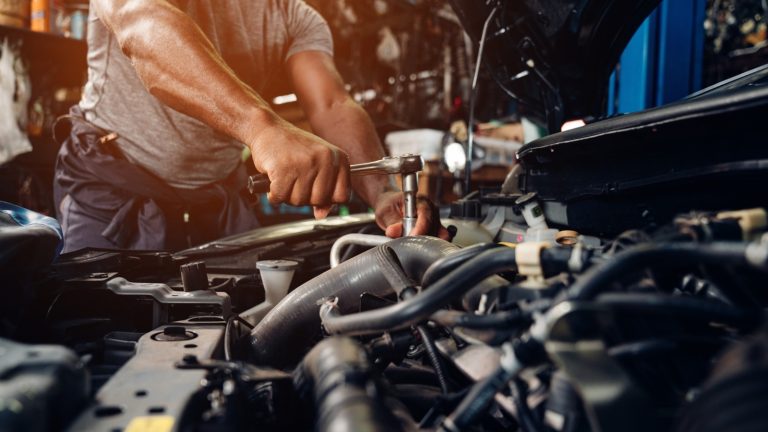 5 Tool Brands Mechanics Prefer to Snap-On