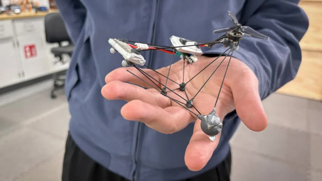 Scientists develop a drone that nearly disappears by rotating at 25 times per second. Scientists develop a drone that nearly disappears by rotating at 25 times per second.